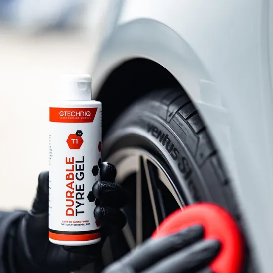 צמיגים ופלסטיקה